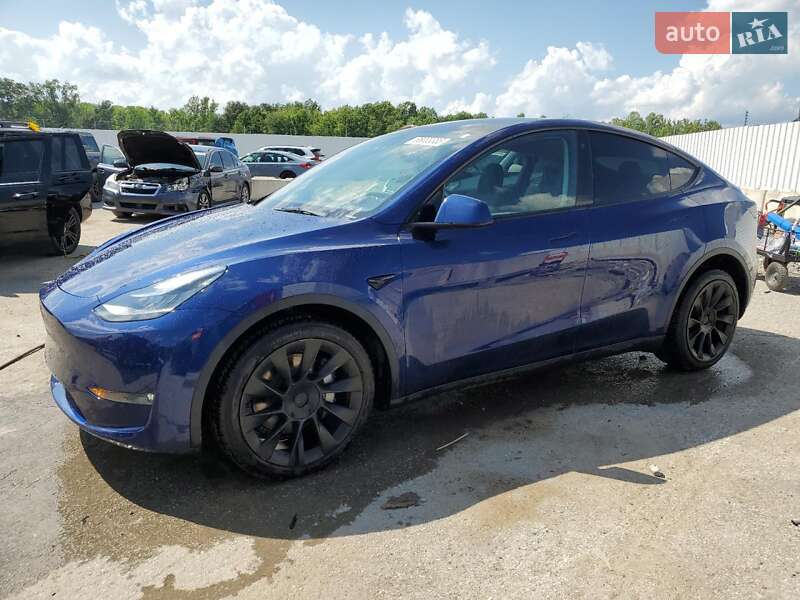 Tesla Model Y 2023