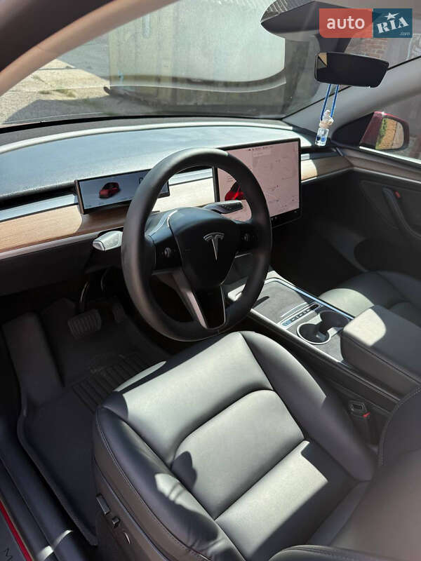 Внедорожник / Кроссовер Tesla Model Y 2024 в Одессе