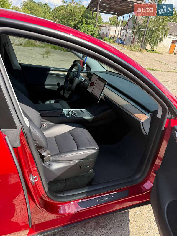 Внедорожник / Кроссовер Tesla Model Y 2024 в Одессе