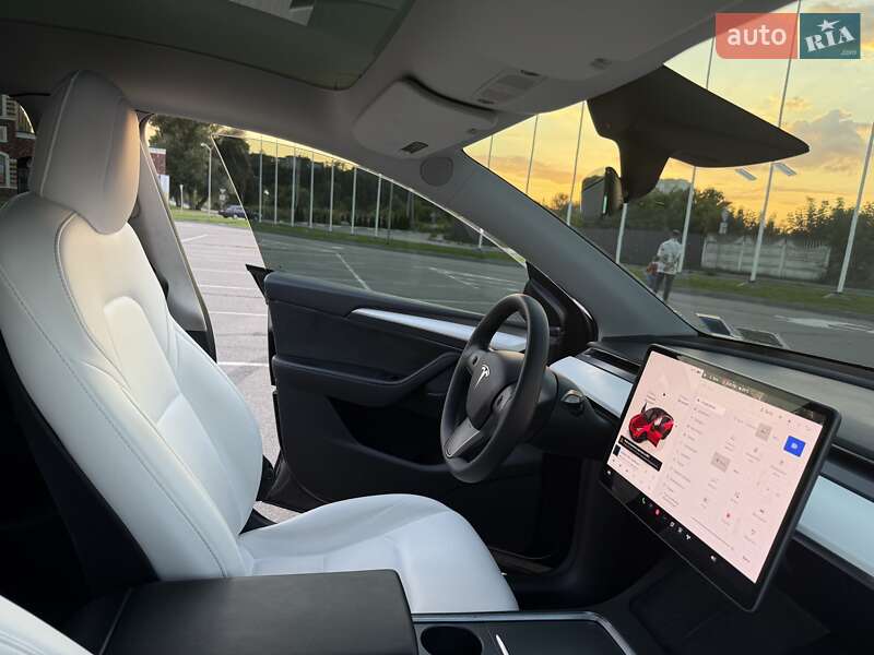Внедорожник / Кроссовер Tesla Model Y 2022 в Киеве