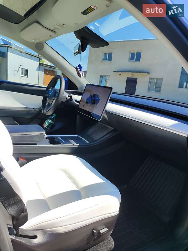 Внедорожник / Кроссовер Tesla Model Y 2022 в Каменец-Подольском