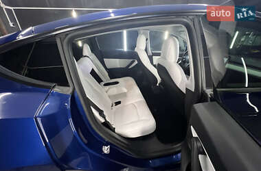 Внедорожник / Кроссовер Tesla Model Y 2021 в 