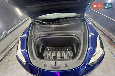 Внедорожник / Кроссовер Tesla Model Y 2021 в 