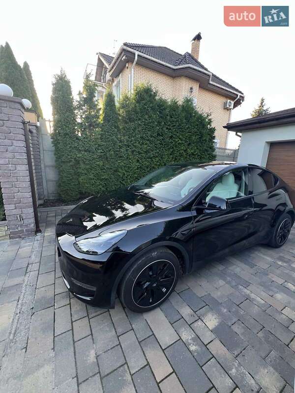 Внедорожник / Кроссовер Tesla Model Y 2024 в 