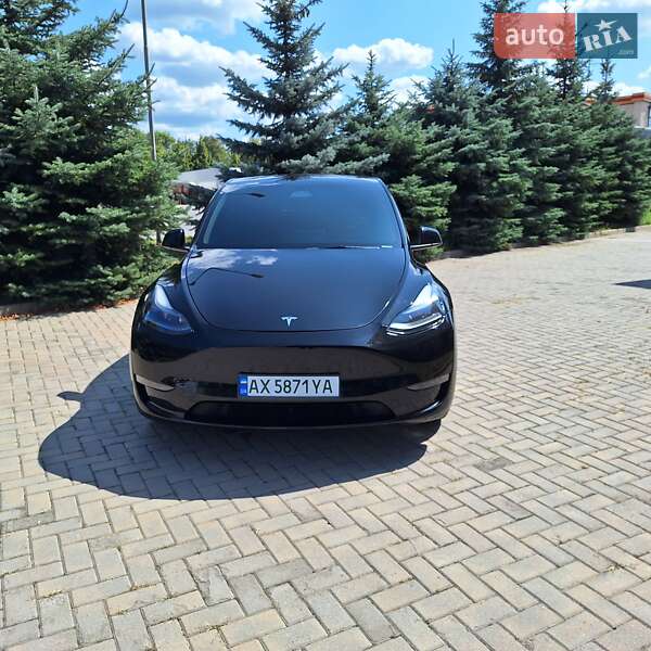 Tesla Model Y 2023