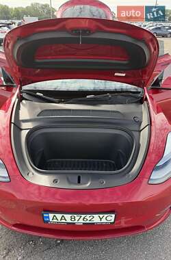 Внедорожник / Кроссовер Tesla Model Y 2021 в 