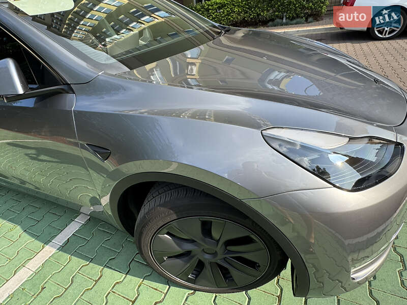 Внедорожник / Кроссовер Tesla Model Y 2024 в Киеве