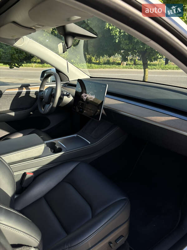 Внедорожник / Кроссовер Tesla Model Y 2022 в Львове