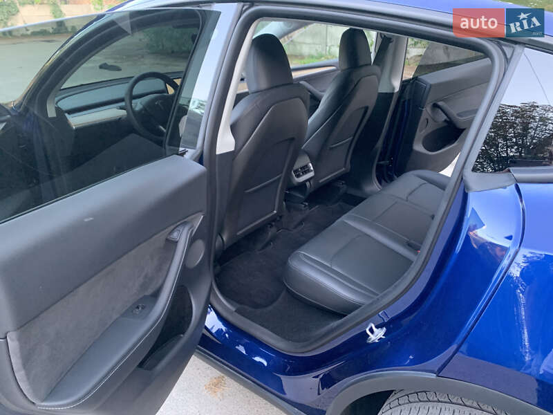 Внедорожник / Кроссовер Tesla Model Y 2023 в Киеве