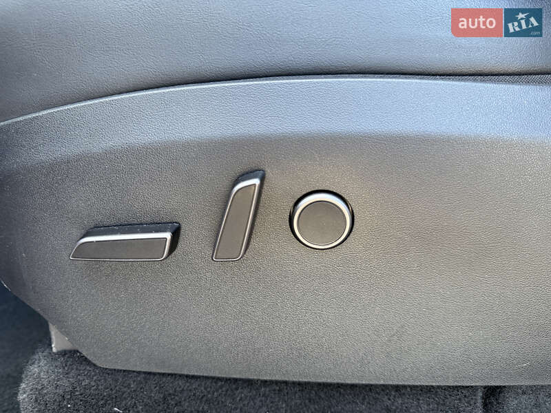 Внедорожник / Кроссовер Tesla Model Y 2023 в Днепре