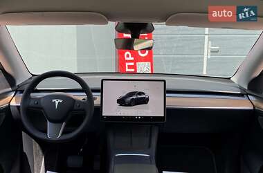 Внедорожник / Кроссовер Tesla Model Y 2024 в 