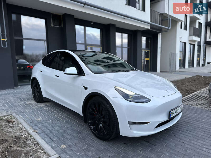 Внедорожник / Кроссовер Tesla Model Y 2023 в Ровно