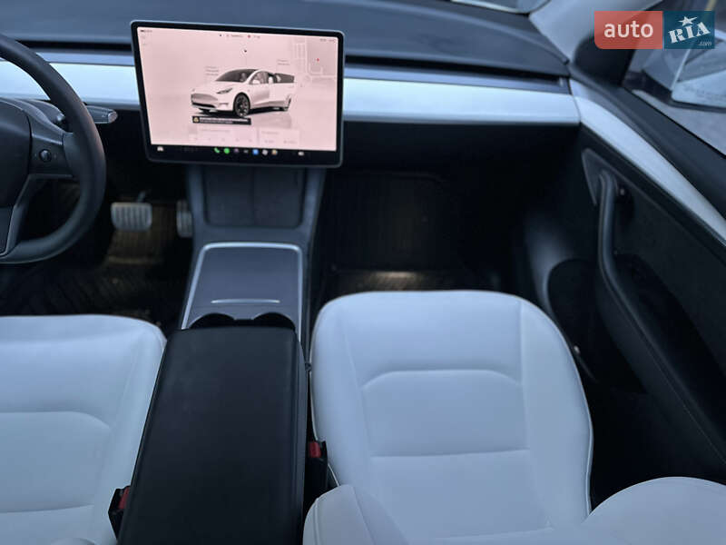 Внедорожник / Кроссовер Tesla Model Y 2023 в Ровно