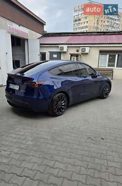 Внедорожник / Кроссовер Tesla Model Y 2023 в 