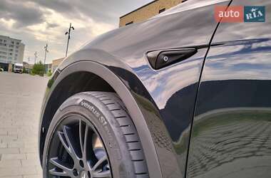 Внедорожник / Кроссовер Tesla Model Y 2022 в 