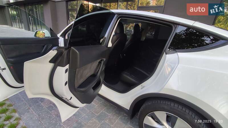 Внедорожник / Кроссовер Tesla Model Y 2020 в Ивано-Франковске
