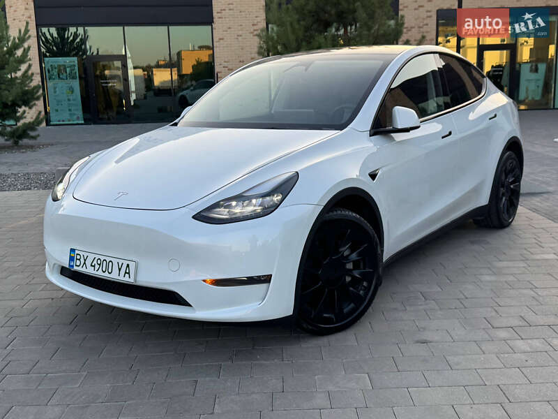 Внедорожник / Кроссовер Tesla Model Y 2024 в 
