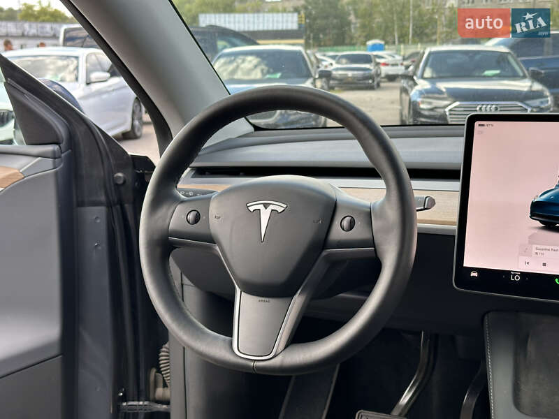 Внедорожник / Кроссовер Tesla Model Y 2023 в Харькове