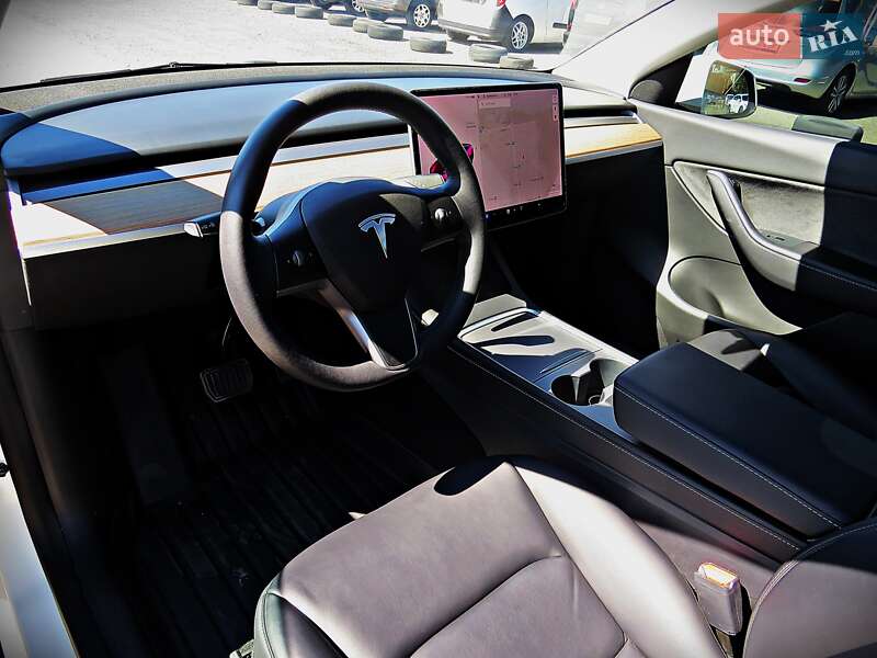 Позашляховик / Кросовер Tesla Model Y 2021 в Черкасах