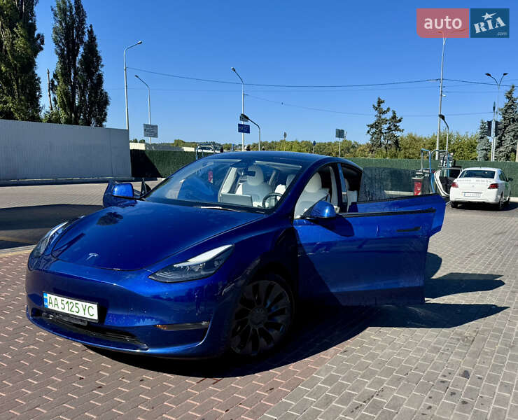 Внедорожник / Кроссовер Tesla Model Y 2022 в Киеве