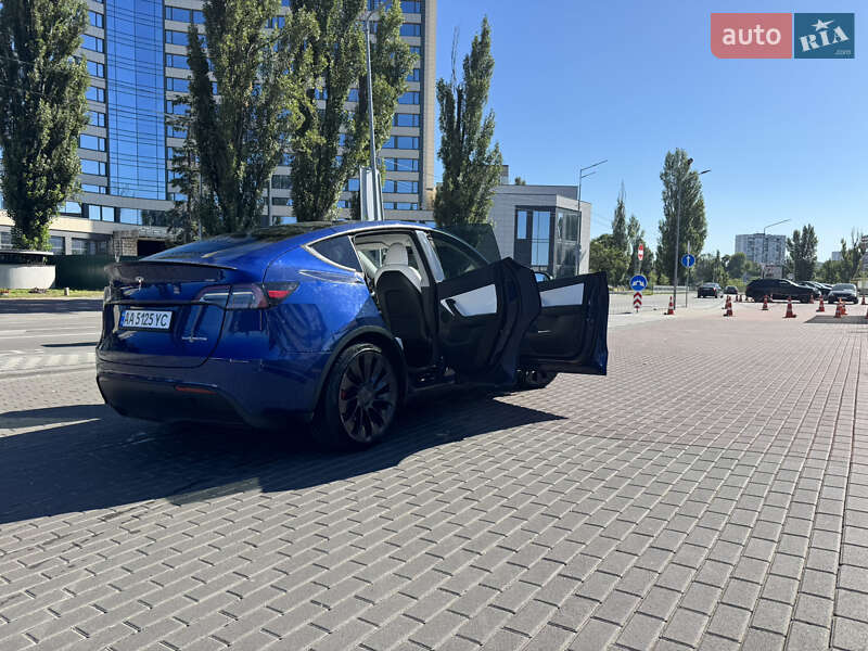 Внедорожник / Кроссовер Tesla Model Y 2022 в Киеве
