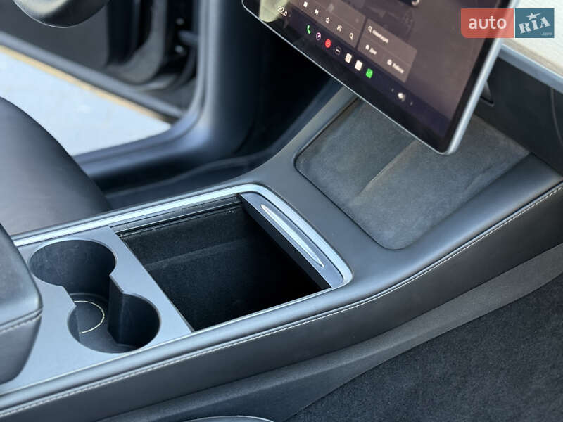 Внедорожник / Кроссовер Tesla Model Y 2023 в Тернополе