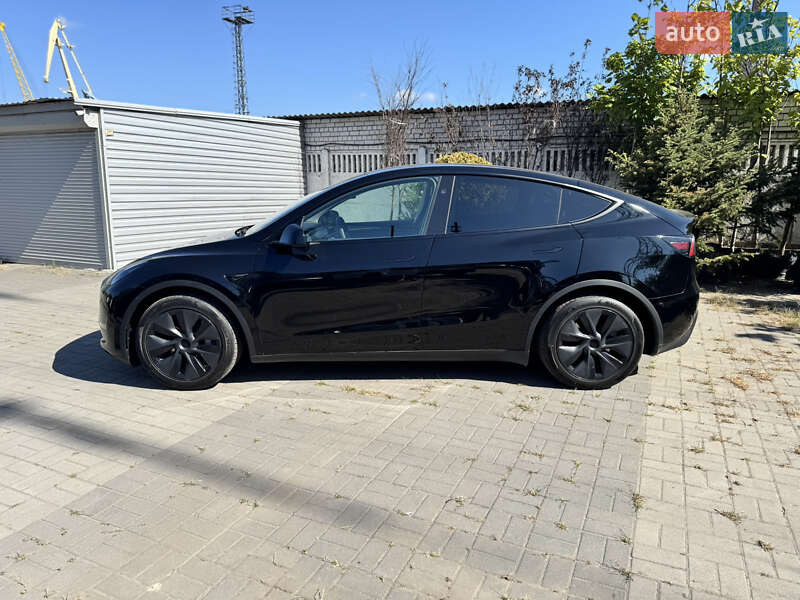 Позашляховик / Кросовер Tesla Model Y 2024 в Дніпрі