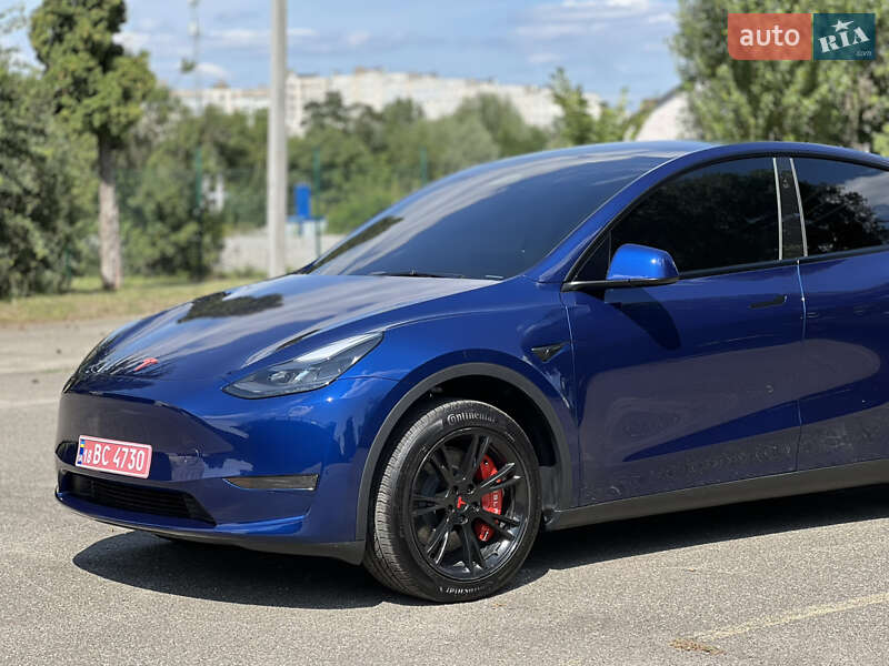 Внедорожник / Кроссовер Tesla Model Y 2024 в 