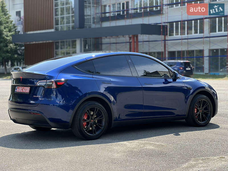 Позашляховик / Кросовер Tesla Model Y 2024 в Києві