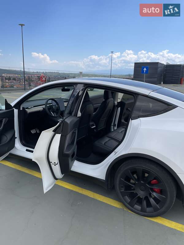 Внедорожник / Кроссовер Tesla Model Y 2021 в Первомайске