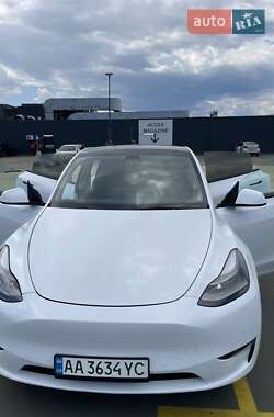 Внедорожник / Кроссовер Tesla Model Y 2021 в 