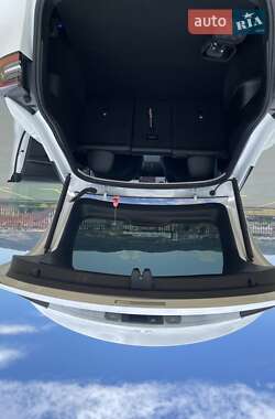 Внедорожник / Кроссовер Tesla Model Y 2021 в 