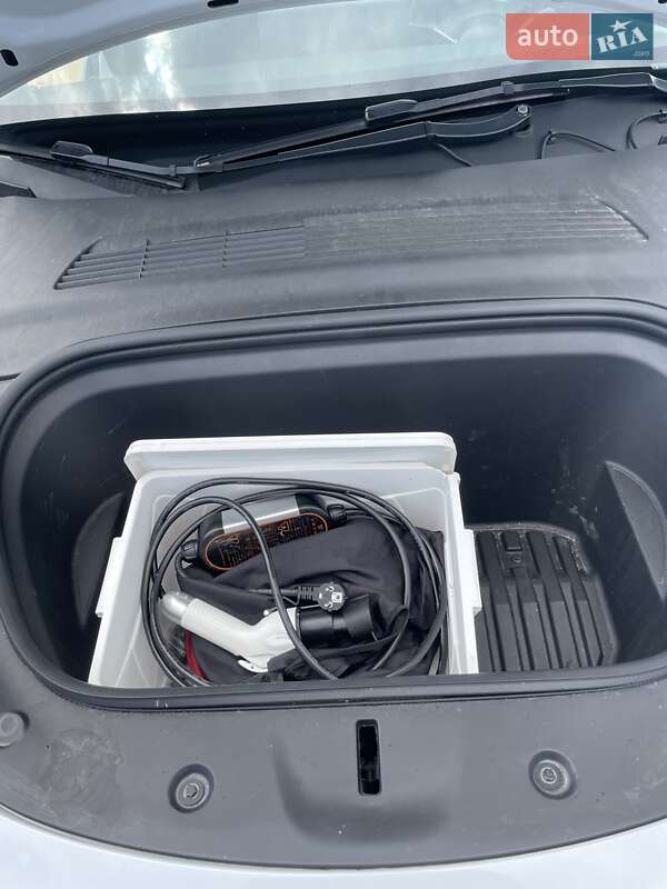 Позашляховик / Кросовер Tesla Model Y 2021 в Первомайську