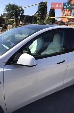Внедорожник / Кроссовер Tesla Model Y 2021 в 