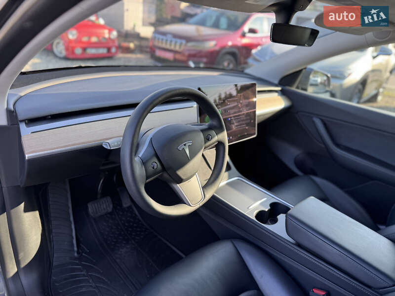 Внедорожник / Кроссовер Tesla Model Y 2022 в Ивано-Франковске