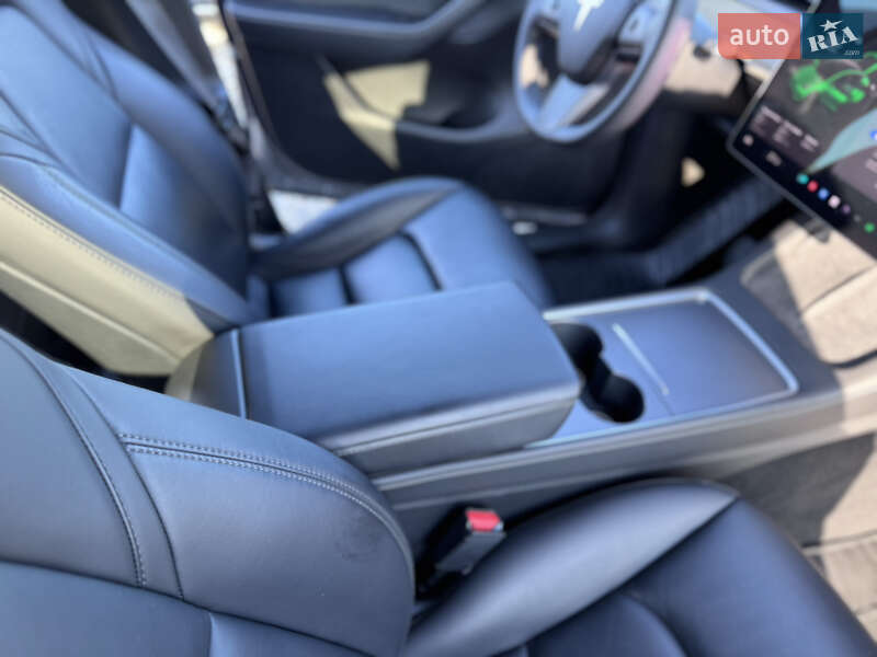 Внедорожник / Кроссовер Tesla Model Y 2022 в Ивано-Франковске