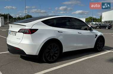 Внедорожник / Кроссовер Tesla Model Y 2021 в 