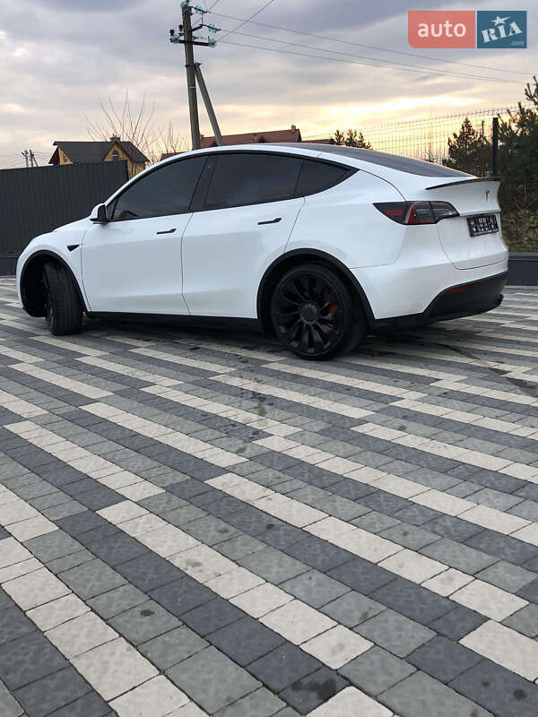 Внедорожник / Кроссовер Tesla Model Y 2021 в Львове