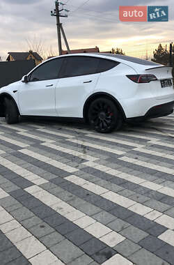 Внедорожник / Кроссовер Tesla Model Y 2021 в 