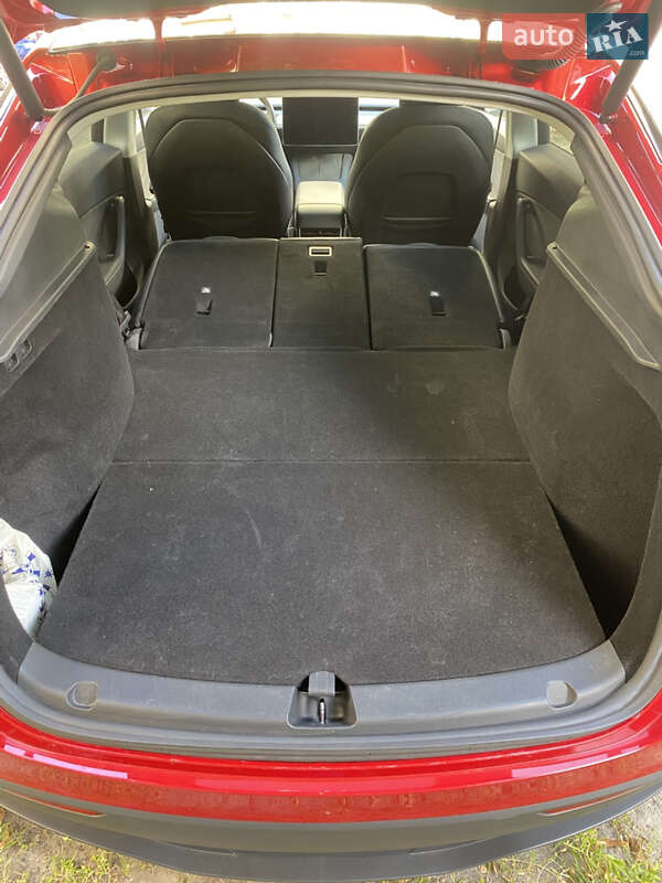 Внедорожник / Кроссовер Tesla Model Y 2023 в Киеве фото 37 Внедорожник / Кроссовер Tesla Model Y 2023 в Киеве