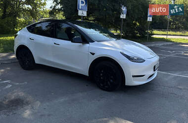 Внедорожник / Кроссовер Tesla Model Y 2024 в 