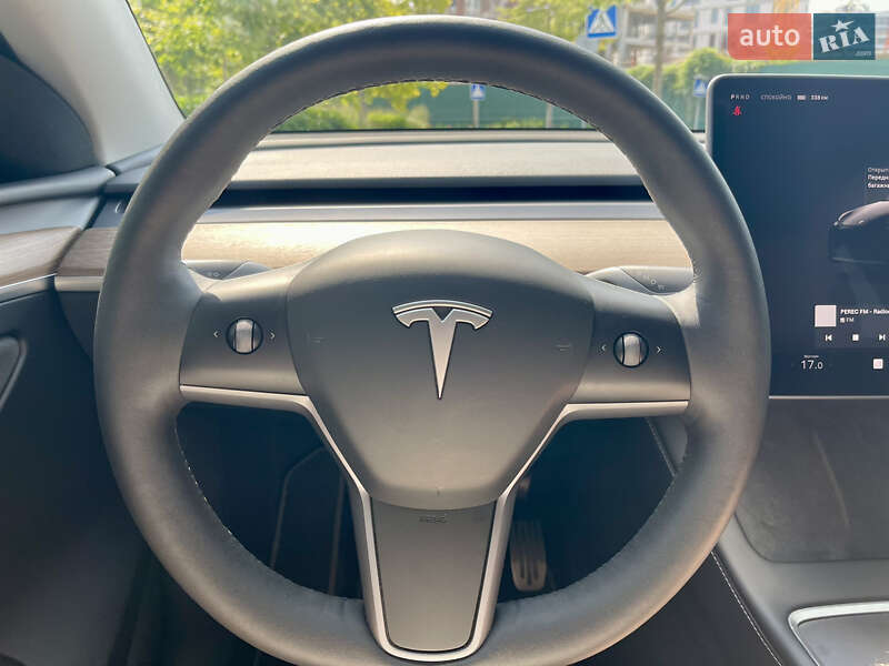 Внедорожник / Кроссовер Tesla Model Y 2023 в Киеве