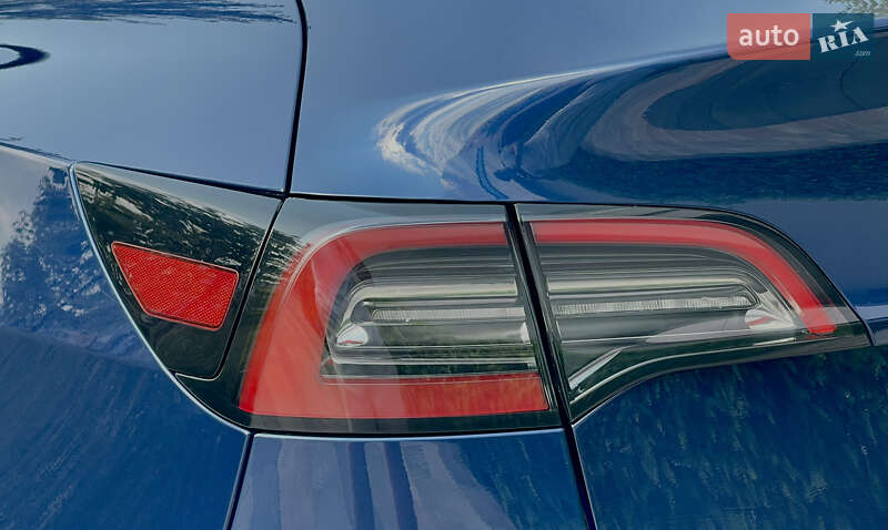 Внедорожник / Кроссовер Tesla Model Y 2023 в Киеве