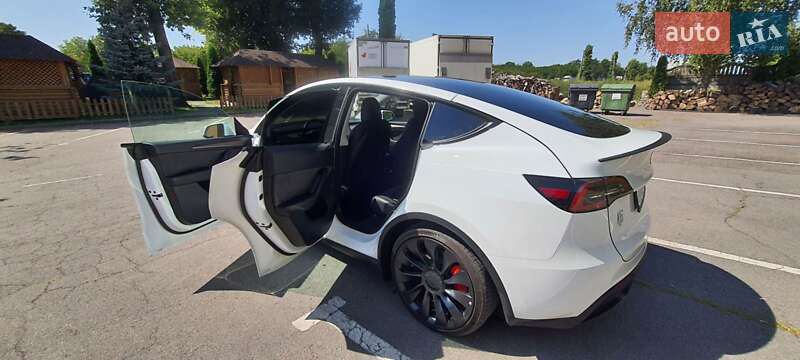 Позашляховик / Кросовер Tesla Model Y 2022 в Львові