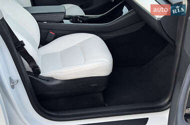Внедорожник / Кроссовер Tesla Model Y 2020 в 