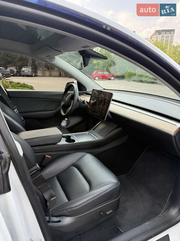 Внедорожник / Кроссовер Tesla Model Y 2021 в Ивано-Франковске фото 11 Внедорожник / Кроссовер Tesla Model Y 2021 в Ивано-Франковске