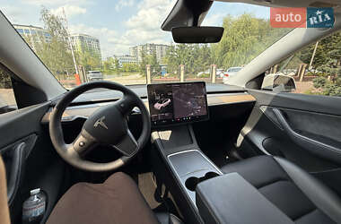 Внедорожник / Кроссовер Tesla Model Y 2021 в 