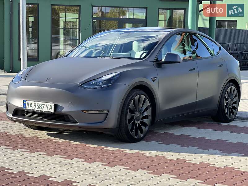 Внедорожник / Кроссовер Tesla Model Y 2022 в Киеве