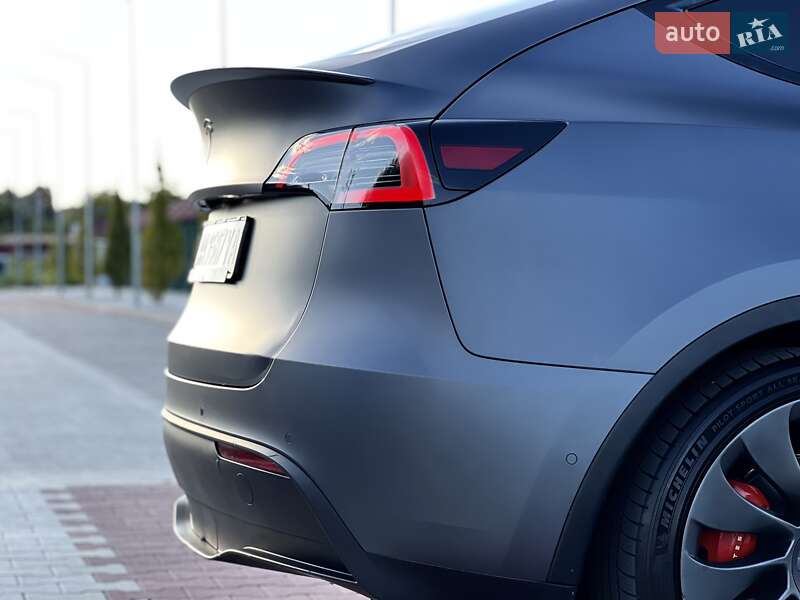 Внедорожник / Кроссовер Tesla Model Y 2022 в Киеве