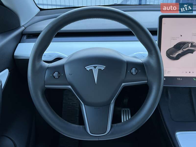 Внедорожник / Кроссовер Tesla Model Y 2022 в Киеве